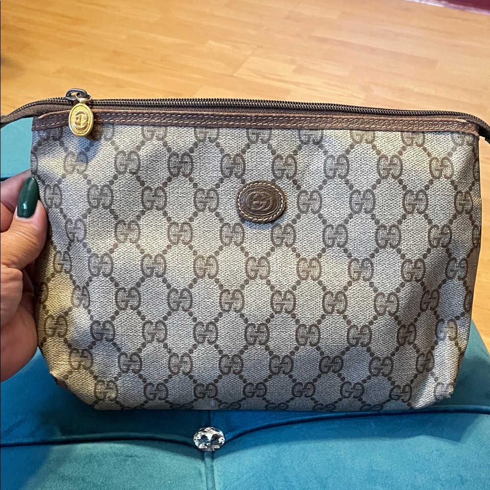 🔥🔥🔥FLASH SALE🔥🔥🔥Gucci Beige and Brown Monogram Clutch